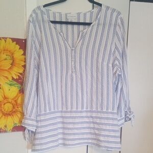 Liz Claiborne Blue and White Relaxed Tunic Blouse